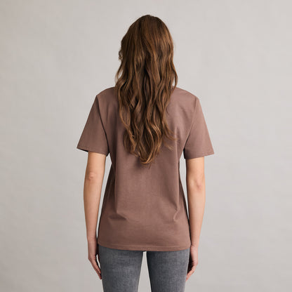 Silbersee Classic T-Shirt - Mocha am Damen Model hinten getragen